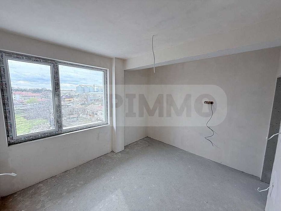 Тристаен апартамент с панорамна гледка в Балчик