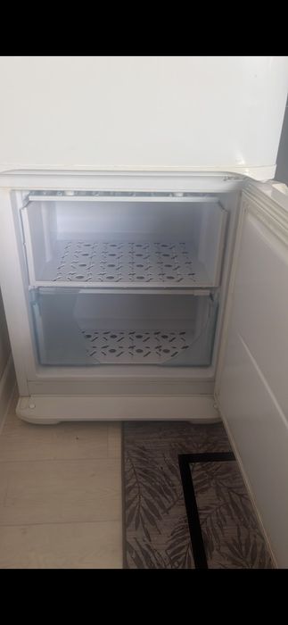 Продам холодильник бирюса