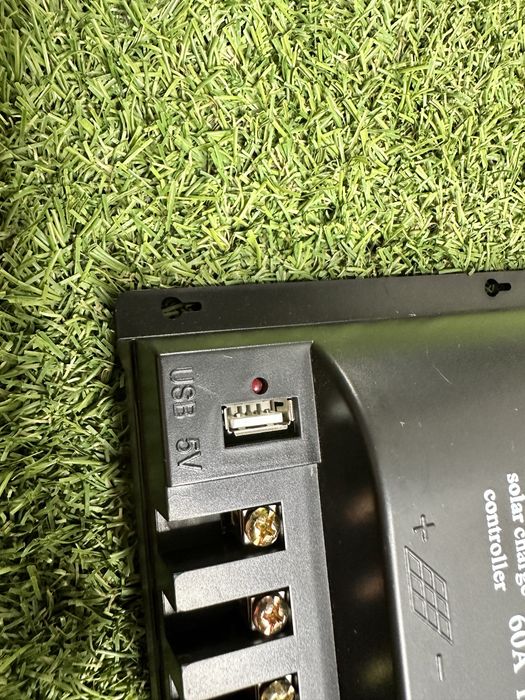 Controler tensiune panou solar MPPT 60A, 12/48V, afisaj LCD