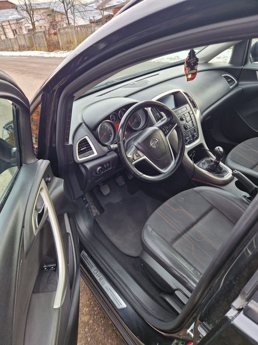 Opel Astra J 2012.