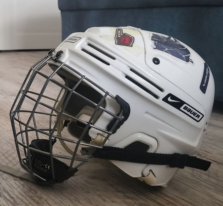 Шлем хоккейный детский