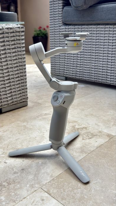 DJI OM 4 Osmo Mobile 4 Gimbal Stabilizator Telefon – Stare Excelentă