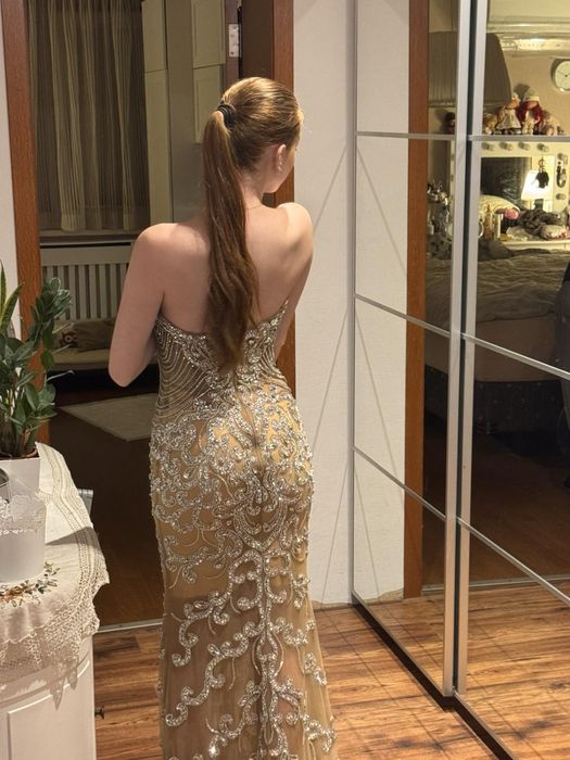 Дизайнерска рокля