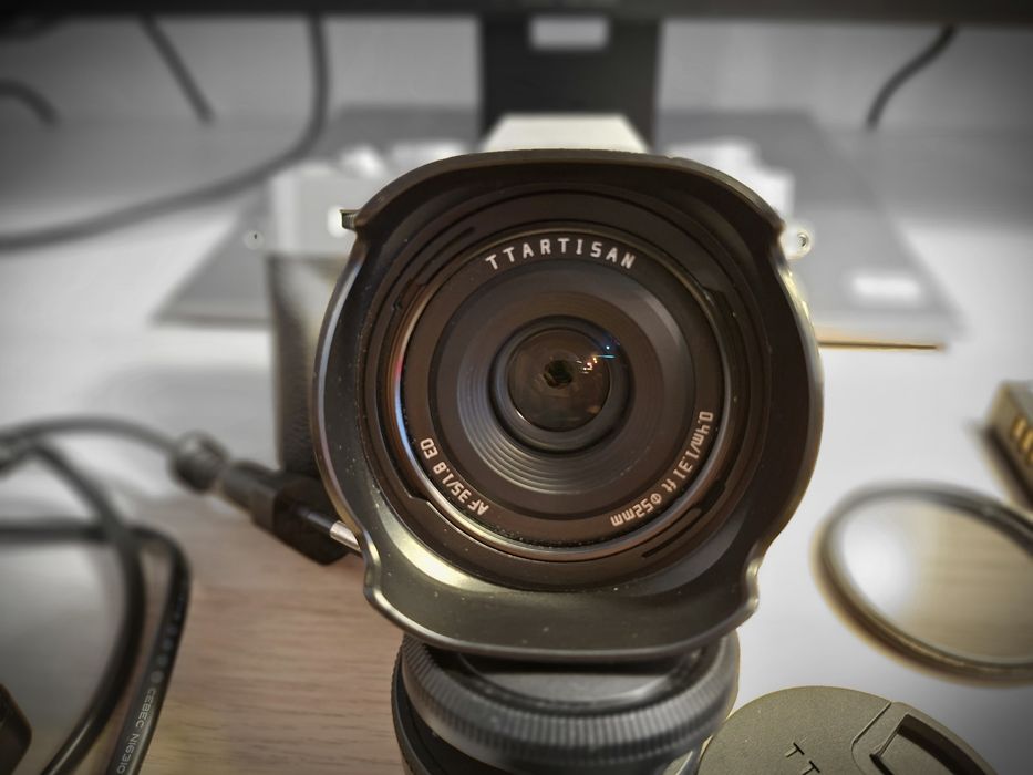 Vând FUJIFILM X-T10 + TT Artisans 35mm 1.8 MK2 in stare excelentă