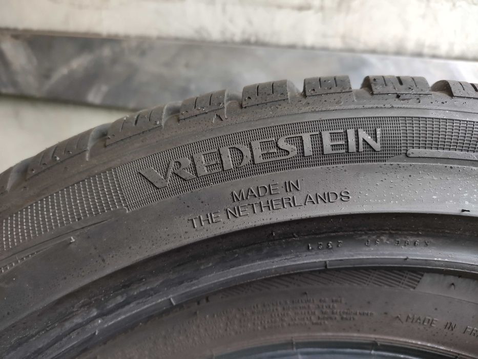 2бр Като нови зимни гуми 275 35 19 - Vredestein - DOT 2024