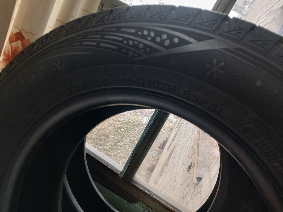 Продам две шины по 20.000