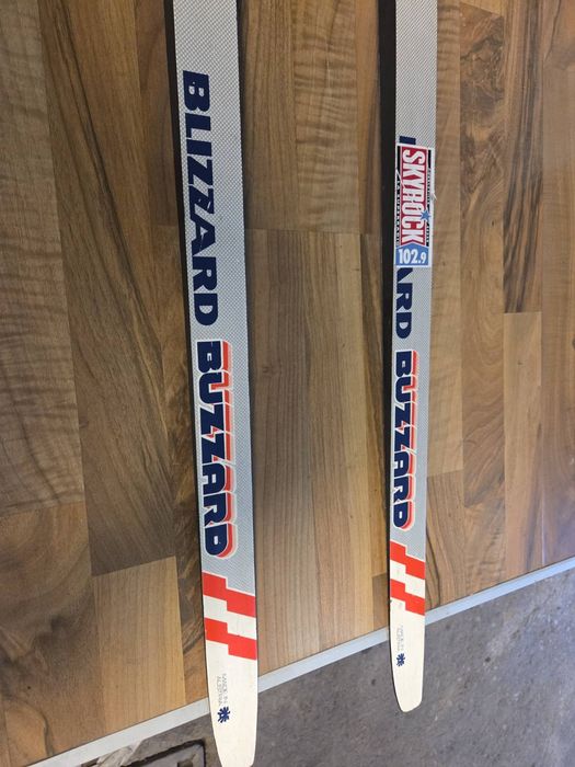 Бегови ски Blizzard – 210 см + автомати