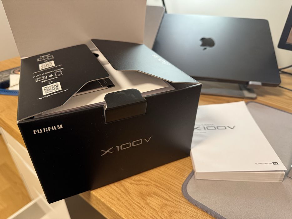 Fujifilm x100v + Accessories