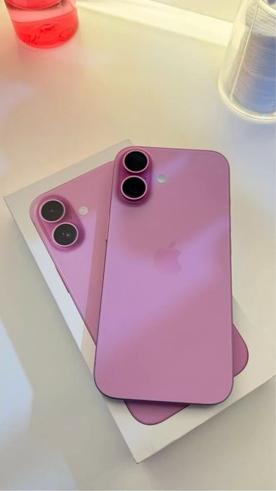 айфон 16 розовый