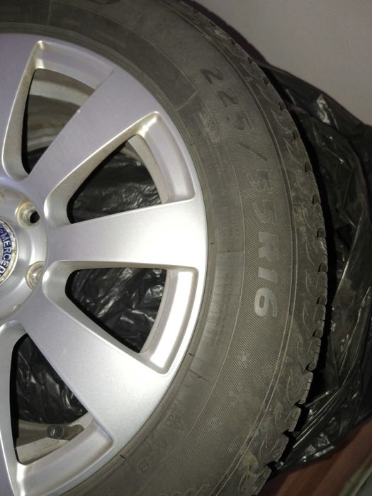 Vând jante cu cauciucuri iarna mercedes