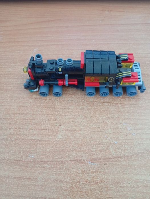 Конструктор "Лего" паровоз