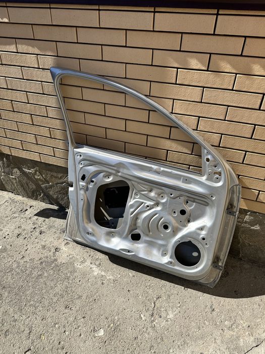 Дверь передняя левая Шкода Рапид 2013