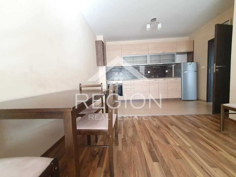 Дава се под наем Тристаен апартамент в Варна, Център - 90 кв.м за 612 € - Снимка #2