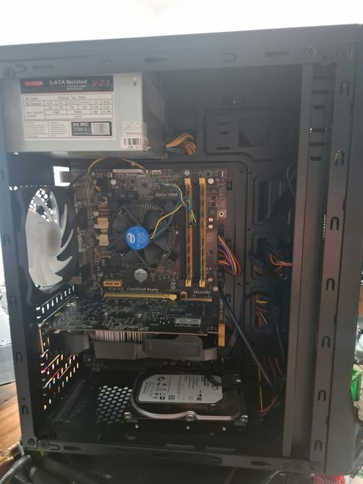 Vand PC bun pentru Gaming