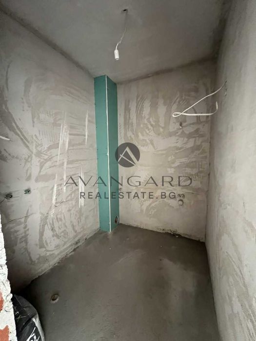 оф.18878 Просторен тристаен пред акт 14/ Южен