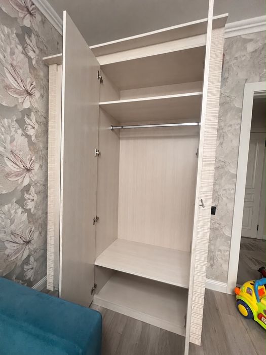 Продам кровать, кресло, шифоньер
