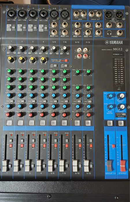 Mixer analog Yamaha MG12