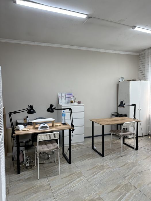 Маникюрный стол в аренду