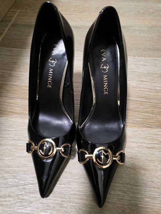 Елегантни обувки Eva Minge