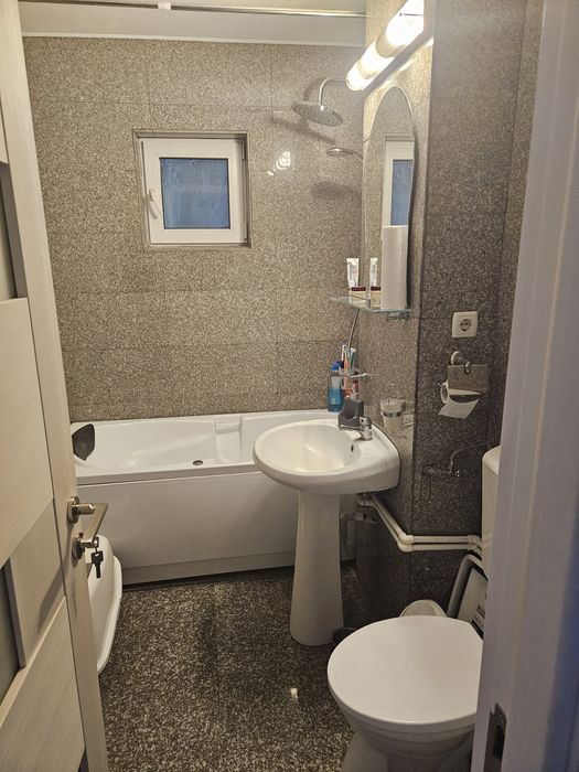 Sos.Buzaului,Ap.2 cam,70 m2, 2005+boxa