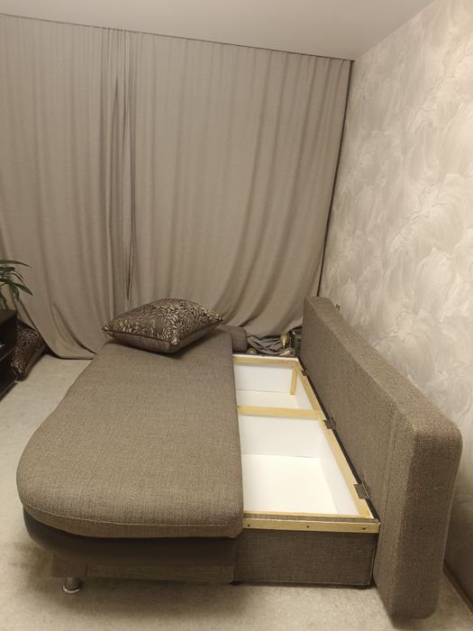 Диван раскладной, 2м10 см.