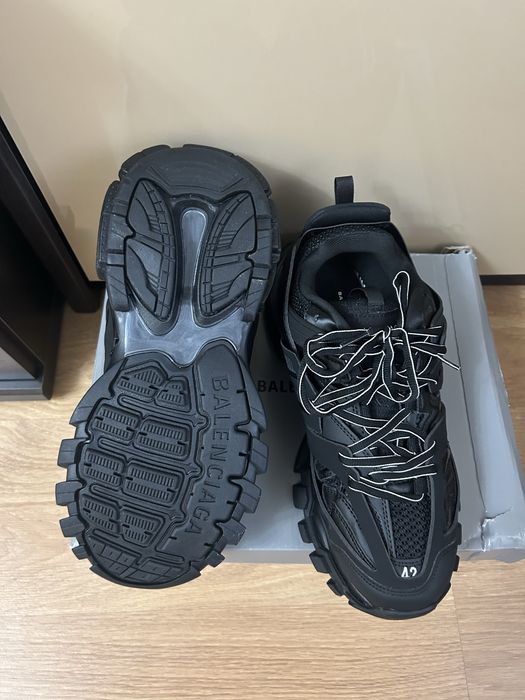 Balenciaga track 42