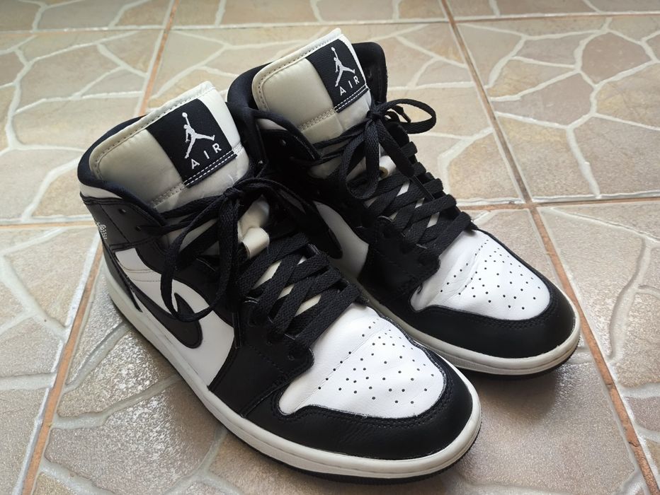 Air Jordan 1 Panda Mid