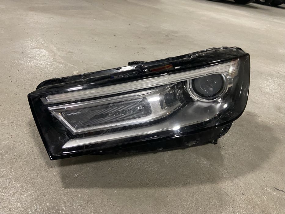 Ауди q5 B9 ляв фар