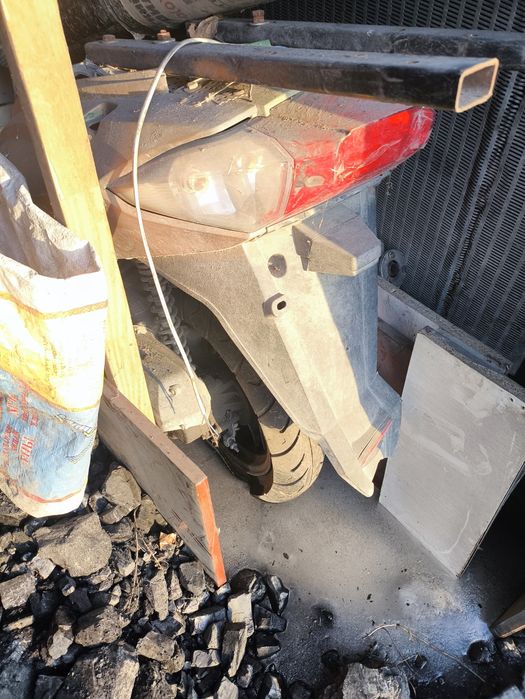 Продам скутер на запчасти