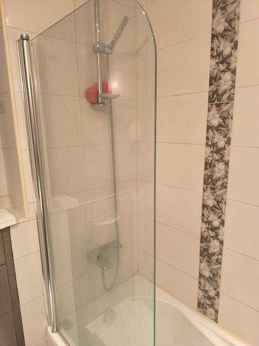 Мивка на Roca с смесител на Roca