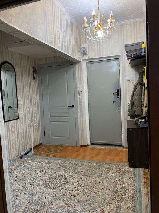 Продам 4 комнатную квартиру