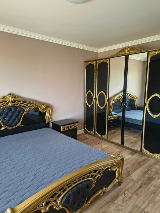 3 стаен, луксозен, ново обзавеждане. В апартамента не е живяно. 200 m. от Студенски град.
