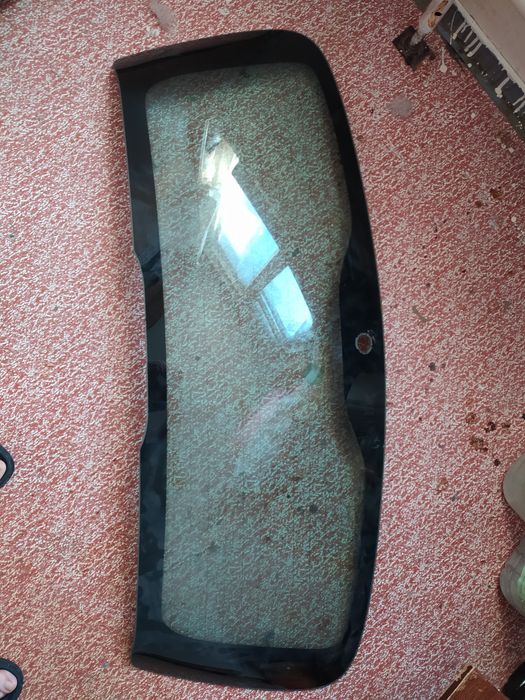 Стекло багажника Форд