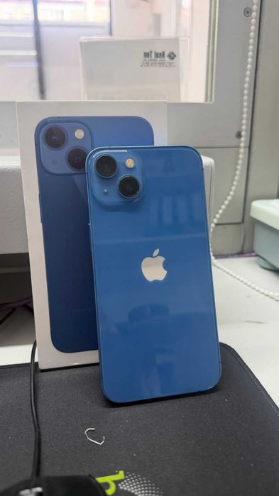 смартфон Apple iPhone 13