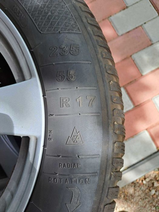 Jante R17 cu anvelope 235/55/R17 M+S.