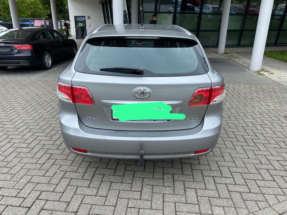 Toyota Avensis 2011