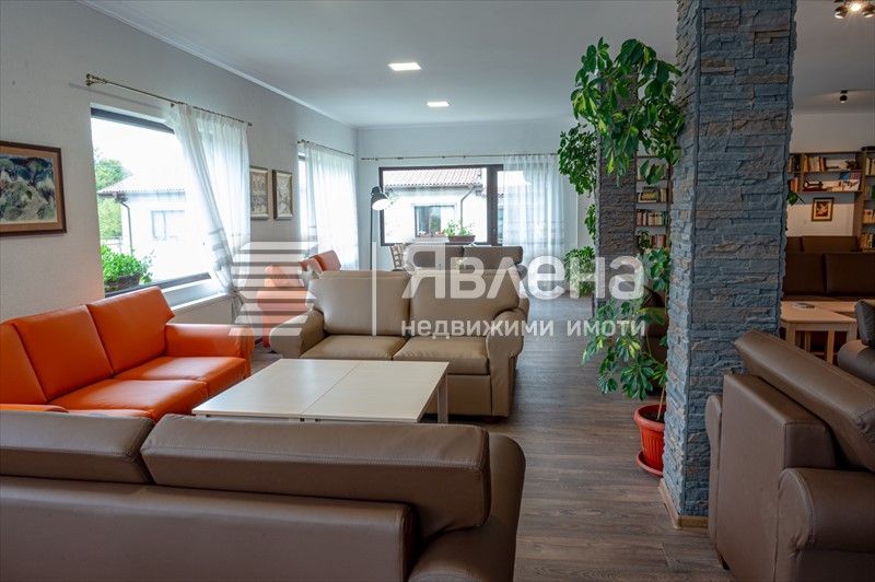 Продава се Магазин в Априлци - 2500 кв.м за 700 €/кв.м - Снимка #4