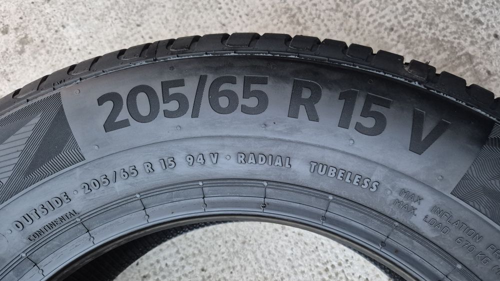 O bucată 205/65 R15 vară - una Continental