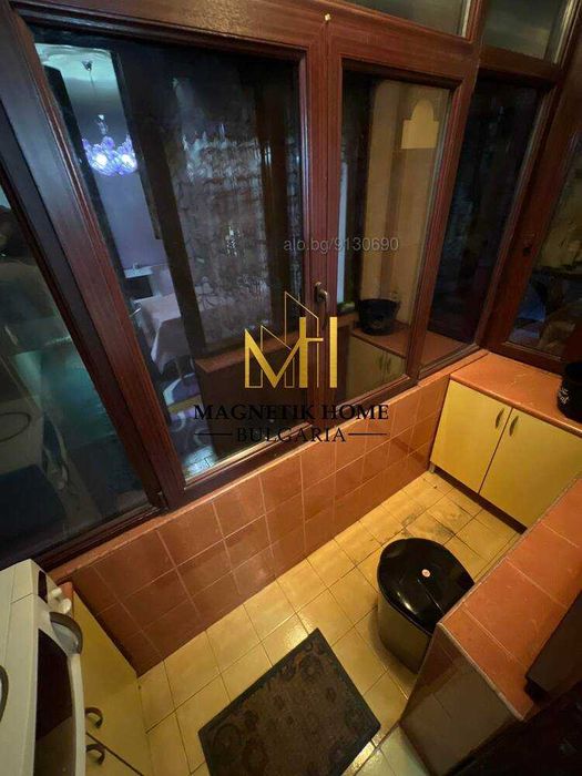 Уютен тристаен апартамент с отделна кухня до Пожарната