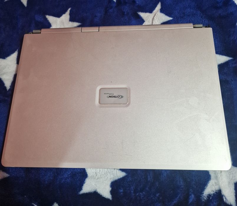 Продавам Лаптоп във добро състояние