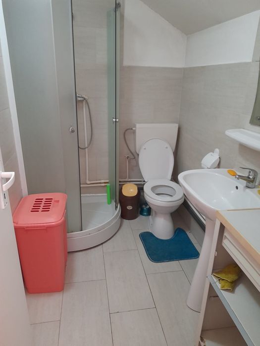 Inchiriez garsoniera cu toate utilitatile incluse