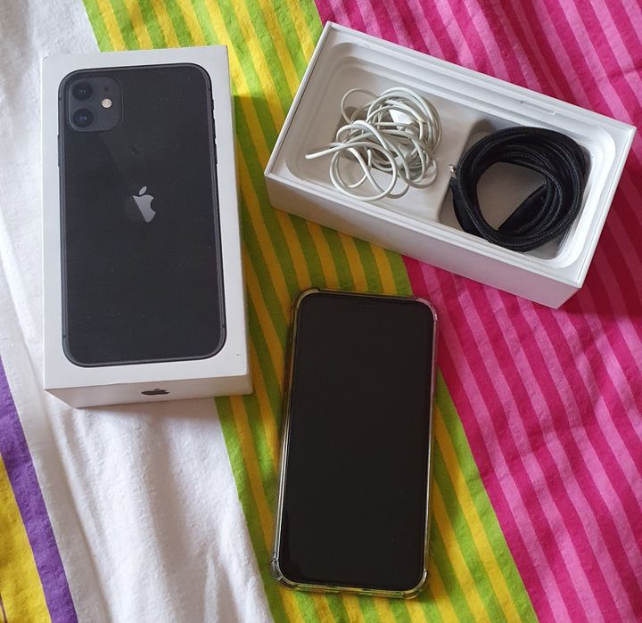 Продам iPhone 11