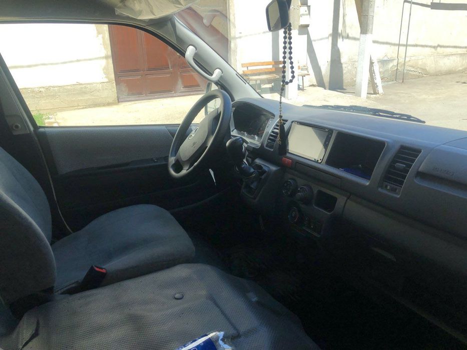 Toyota       Hiace.