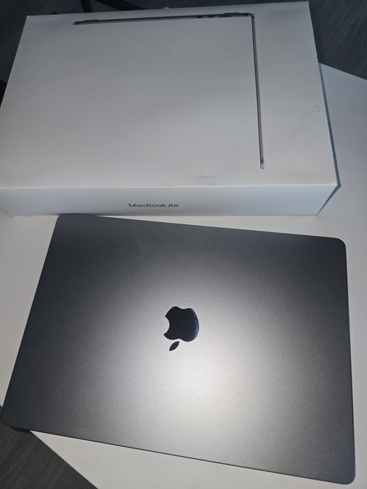 Macbook Air 15-inch, M3, 16GB RAM, Space Grey