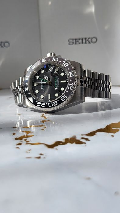 Seiko GMT Bruce Wayne