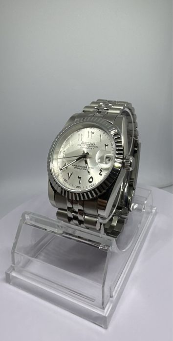 Montre Seiko Mod Cadran Arabe Blanc - Mécanique Automatique - Boîtier 39mm Acier - Étanche 200m - Neuf 2024