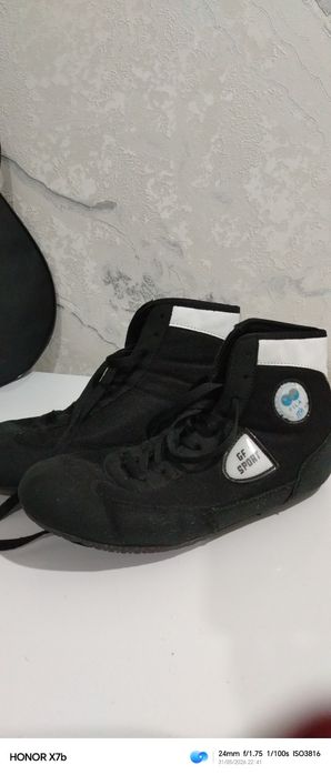 Продам борцовки 39 размер
