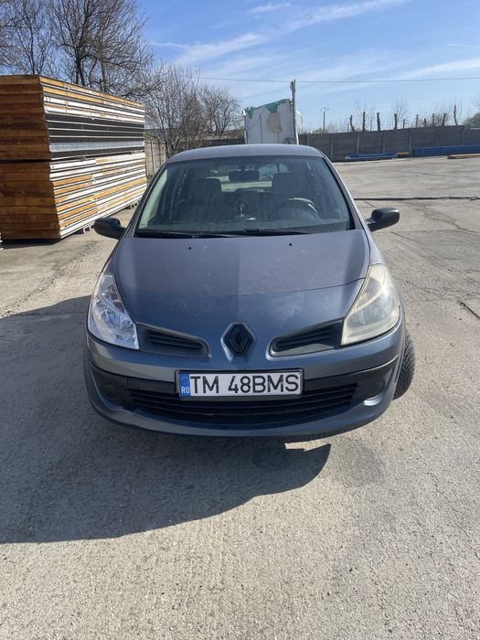 Inchiriez clio 3