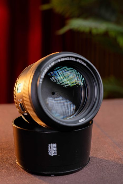 Sirui Aurora 85mm f/1.4 для Sony E-Mount