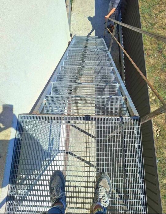 Scări zincate galvanizate
